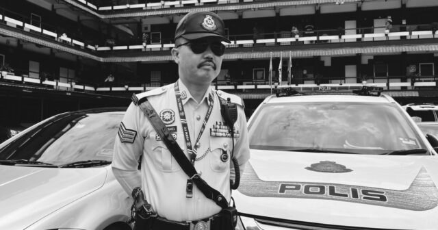 【做工的人】对得起身上的制服——交通警察东姑伊斯迈  